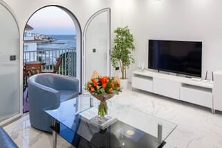 Property by the sea in Spain on the Costa del Sol - Puerto Banus