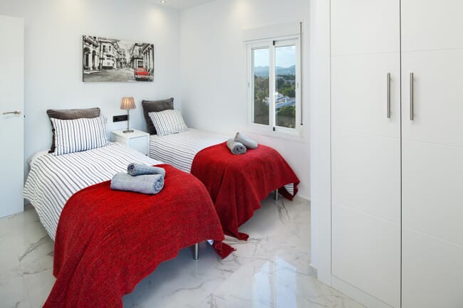 Ático dúplex de 3 dormitorios en Andalucía del Mar, Puerto Banus, Marbella, España