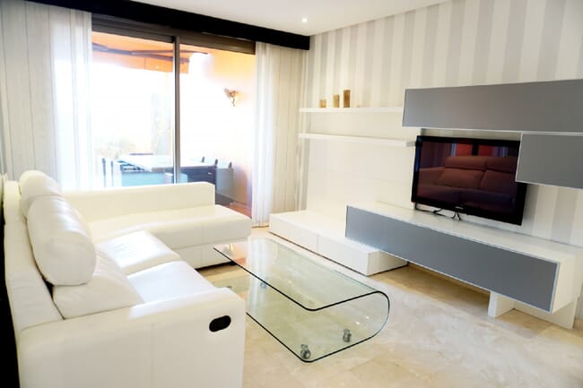 Do wynajęcia piękny apartament na parterze w Sotoserena, Estepona, Costa del Sol, Hiszpania