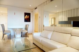 Do wynajęcia piękny apartament na parterze w Sotoserena, Estepona, Costa del Sol, Hiszpania