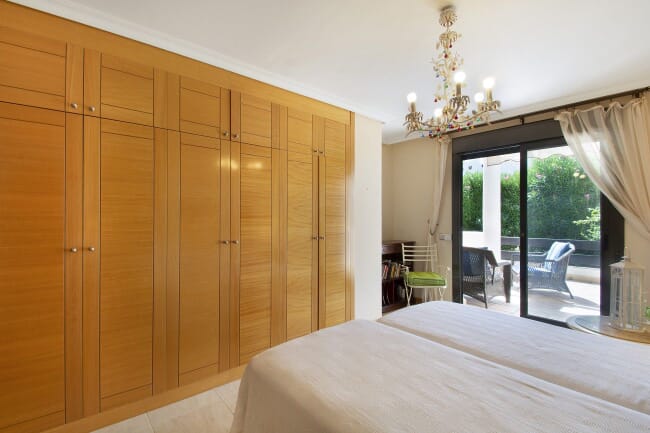 Modern grroundfloor apartment in exclusive area of La Resina Golf &amp; Country Club, Estepona, Costa del Sol, Spain