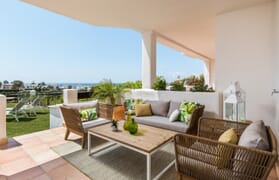 Modernos apartamentos en la zona de La Resina Golf, Estepona, Costa del Sol, España