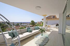 Odnowiony dwupoziomowy penthouse w Monte Paraiso, Złota Mila, Marbella, Hiszpania