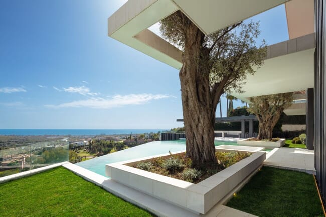 Stylish villa with panoramic views, New Golden Mile