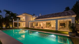 Stylish villa in unique location, El Paraíso, Estepona