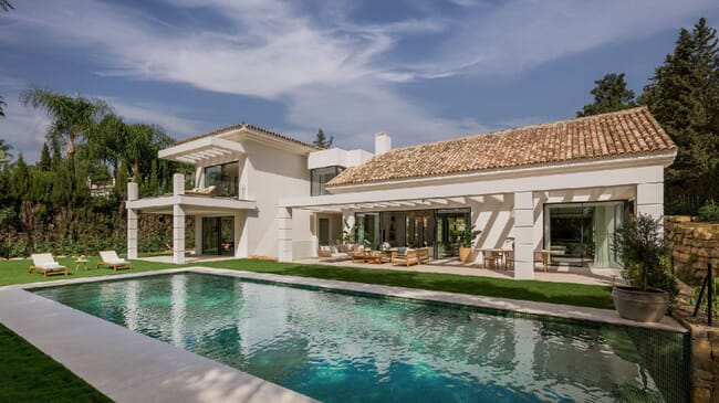 Stylish villa in unique location, El Paraíso, Estepona