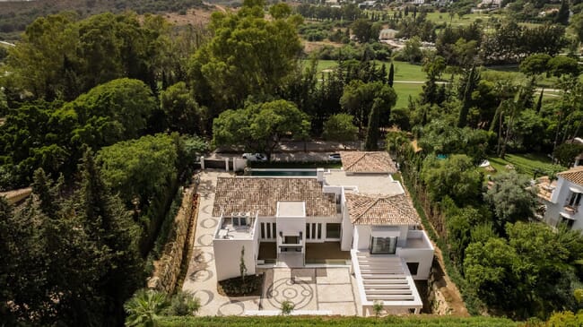 Stylish villa in unique location, El Paraíso, Estepona