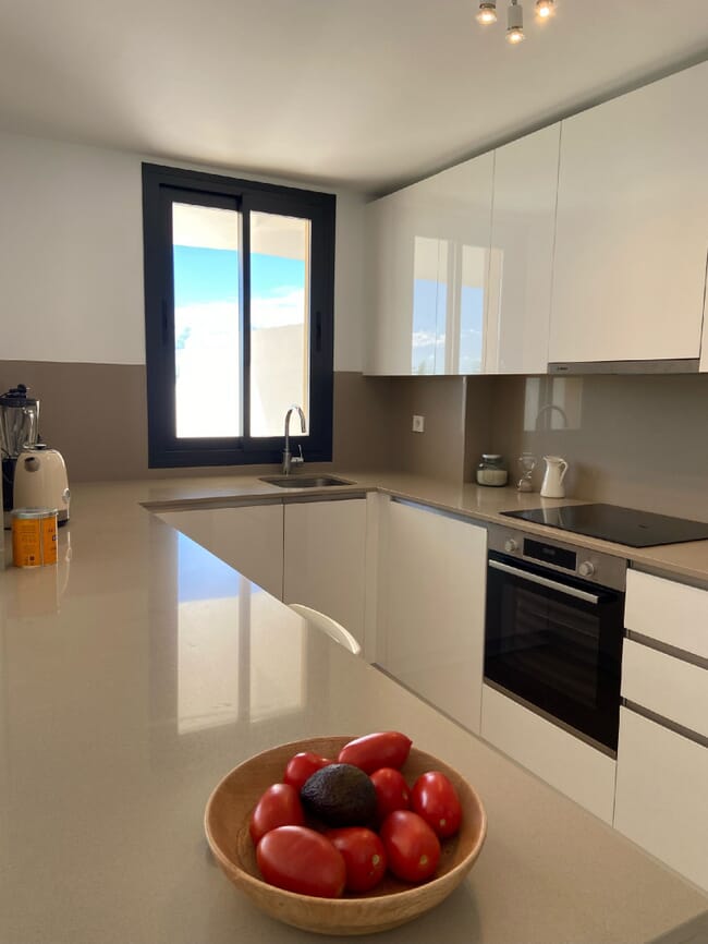 Moderno apartamento de 2 dormitorios en La Gaspara, Estepona, Costa del Sol