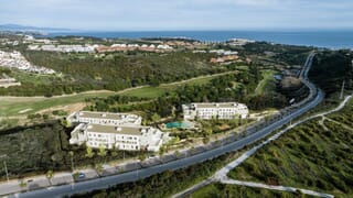 Nueva promoción de apartamentos y áticos con espectaculares vistas al mar y al golf, Doña Julia