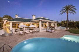 Elegancka willa w stylu andaluzyjskiego pałacu, Marbella