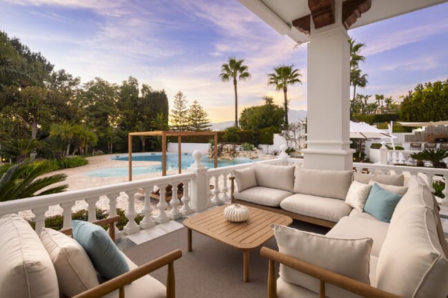 Elegancka willa w stylu andaluzyjskiego pałacu, Marbella