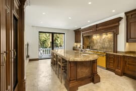 Elegancka willa w stylu andaluzyjskiego pałacu, Marbella