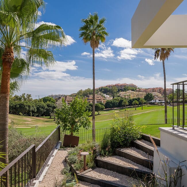 Outstanding frontline golf villa in Nueva Andalucía, Marbella