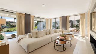 Outstanding frontline golf villa in Nueva Andalucía, Marbella