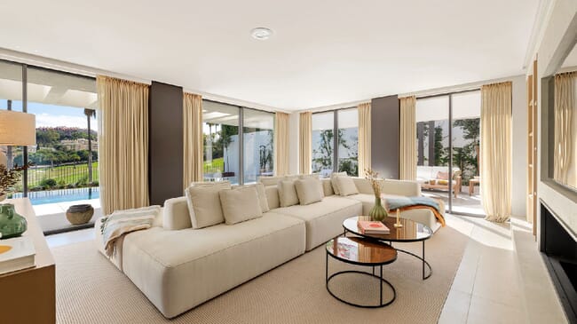 Outstanding frontline golf villa in Nueva Andalucía, Marbella