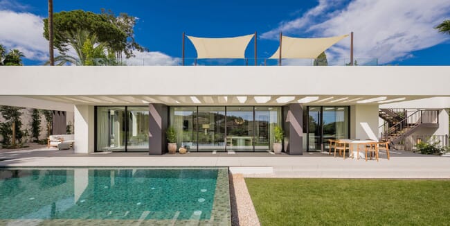 Outstanding frontline golf villa in Nueva Andalucía, Marbella