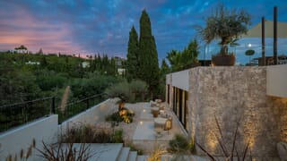 Outstanding frontline golf villa in Nueva Andalucía, Marbella