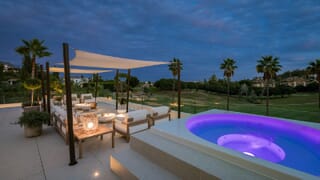 Outstanding frontline golf villa in Nueva Andalucía, Marbella