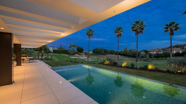 Outstanding frontline golf villa in Nueva Andalucía, Marbella