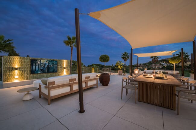 Outstanding frontline golf villa in Nueva Andalucía, Marbella