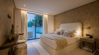 Outstanding frontline golf villa in Nueva Andalucía, Marbella