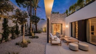 Outstanding frontline golf villa in Nueva Andalucía, Marbella