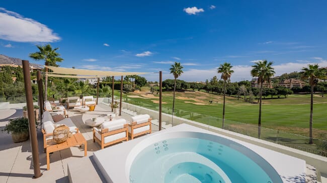 Outstanding frontline golf villa in Nueva Andalucía, Marbella