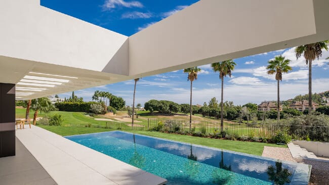 Outstanding frontline golf villa in Nueva Andalucía, Marbella