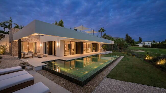 Outstanding frontline golf villa in Nueva Andalucía, Marbella