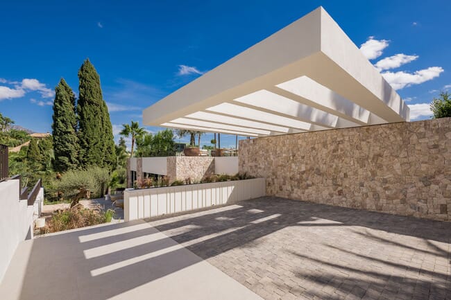Outstanding frontline golf villa in Nueva Andalucía, Marbella